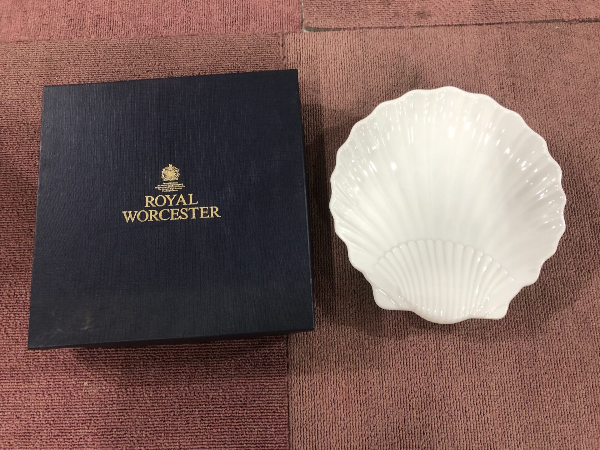 「ROYAL WORCESTER 箱有食器」ギフトの食器にこんなお値段が