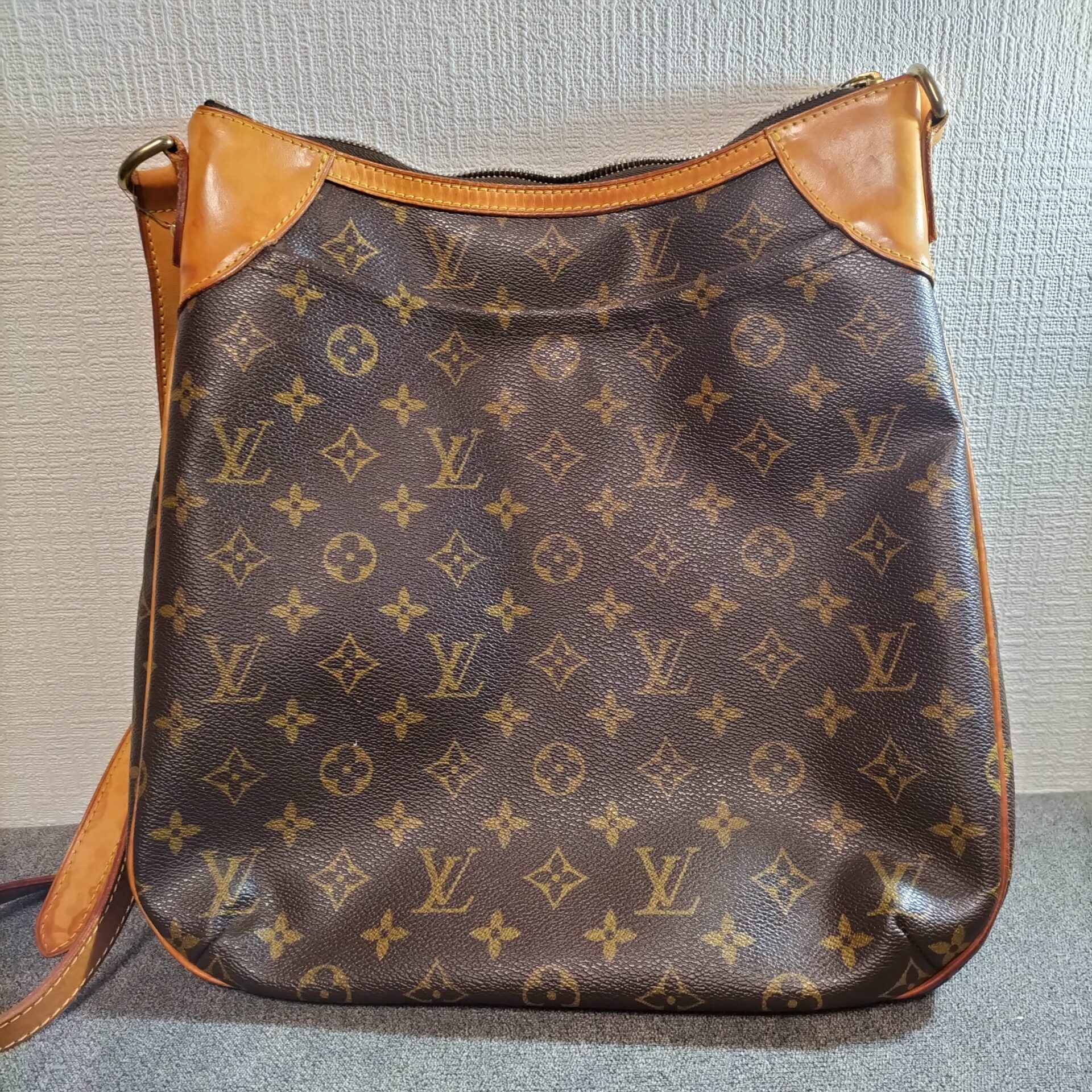 LOUIS VUITTON モノグラム オデオン