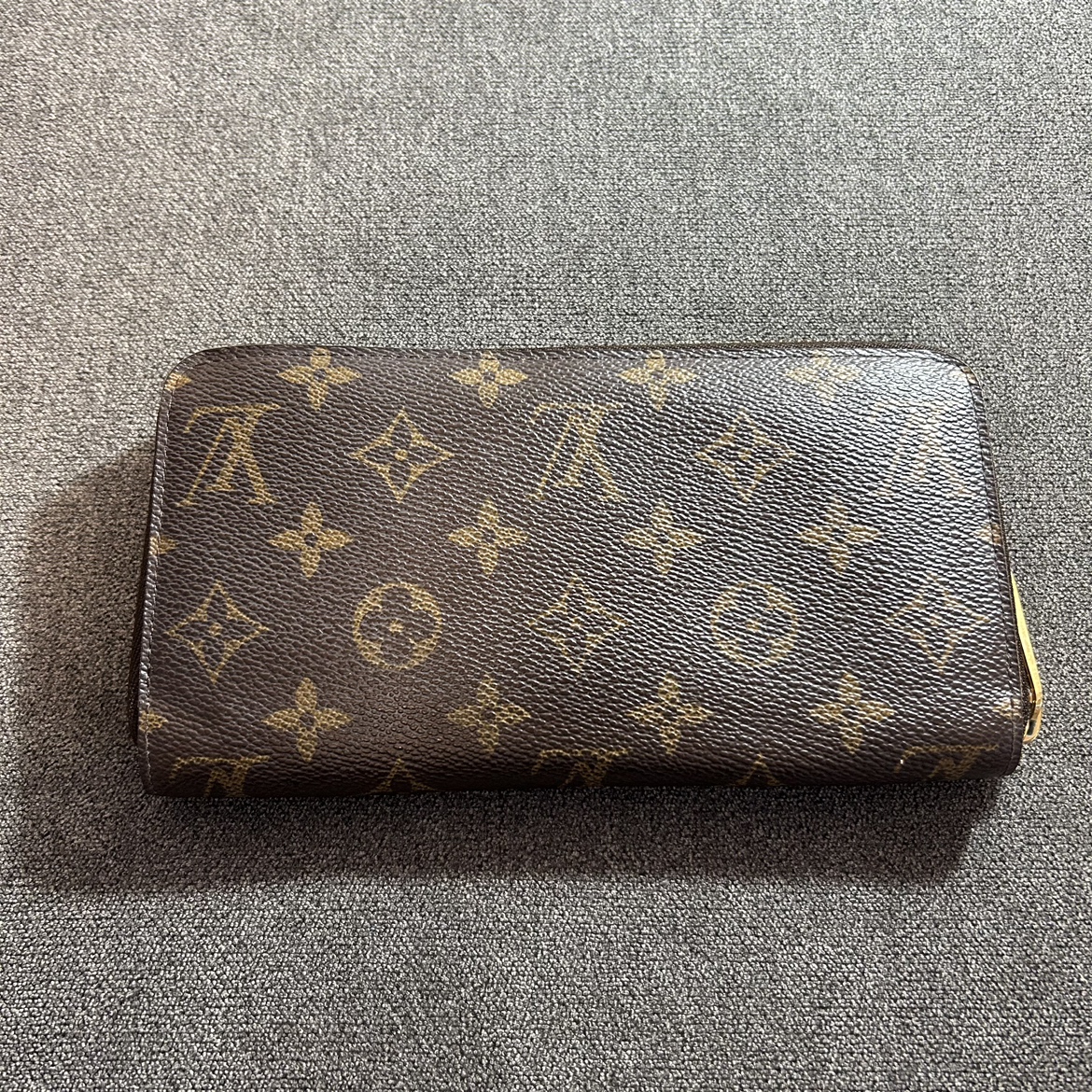 LOUIS VUITTON モノグラム ジッピーウォレット