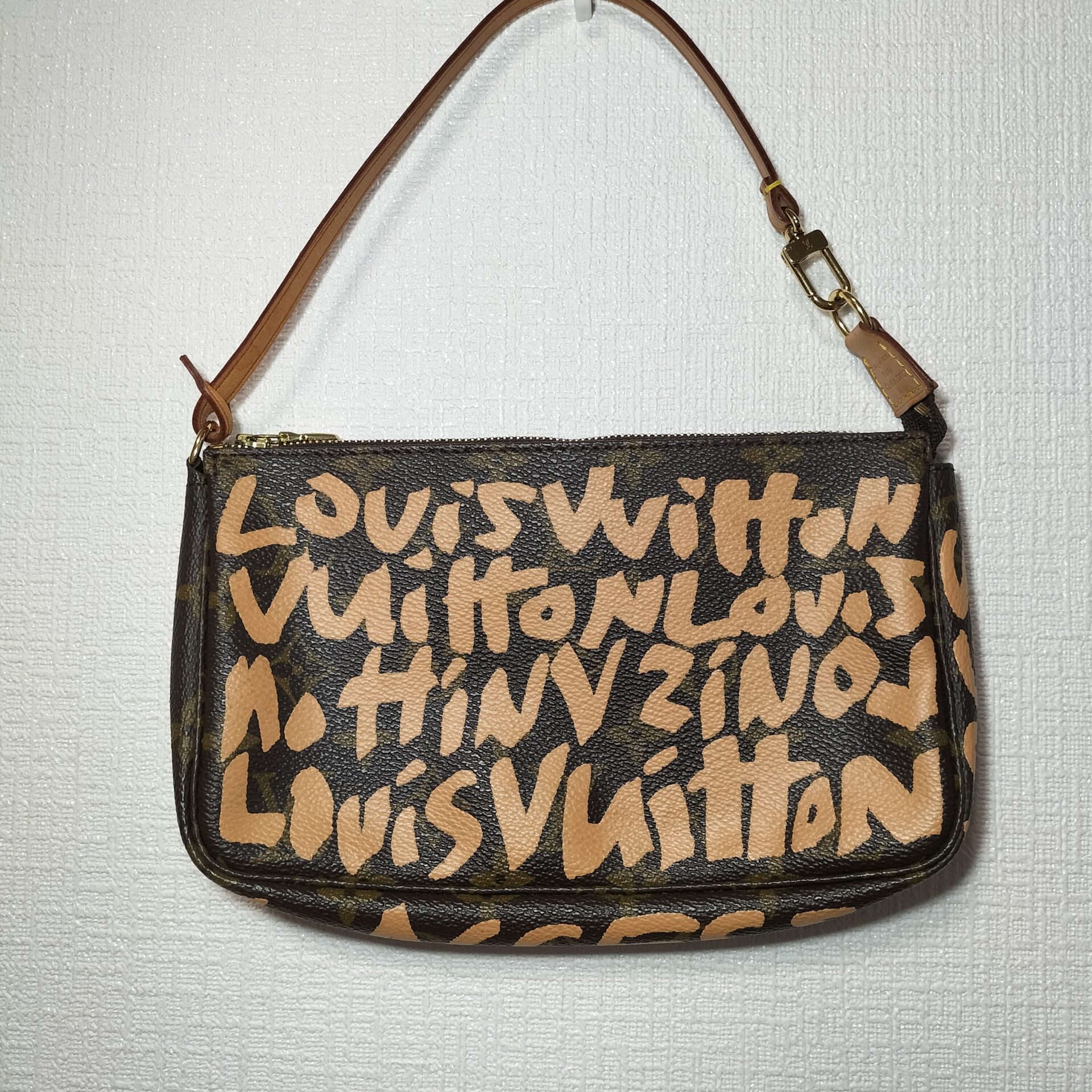 LOUIS VUITTON ルイ ヴィトン ポシェット アクセソワール ポーチ モノグラム グラフィティオレンジ ミニショルダーバッグ