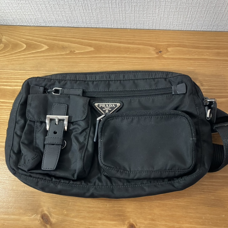 PRADA プラダ ナイロン ボディバッグ ショルダーバッグ シルバー金具